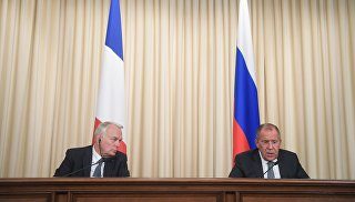 Путин отменил визит в Париж, Олланд заявил, что это не помешает диалогу