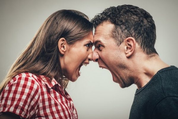 
                                                    Частые ссоры с мужем: в чем причина                                                