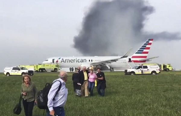 Восемь человек пострадали в результате инцидента в аэропорту Чикаго