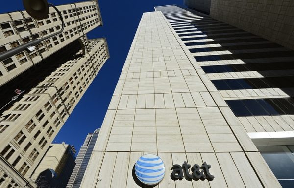 СМИ: AT&T и Time Warner окончательно договорились о сумме сделки по слиянию