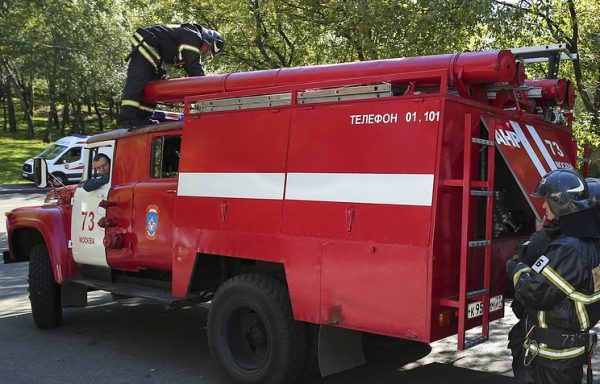 Спасатели ликвидировали пожар в банном комплексе на северо-западе Москвы 
