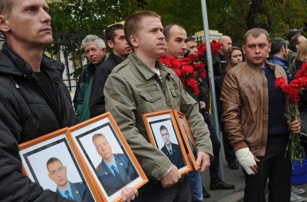В Москве прощаются с погибшими на Амурской улице пожарными