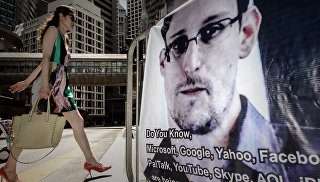 Лавров назвал нелепыми слова в том, что Москва якобы завербовала Сноудена