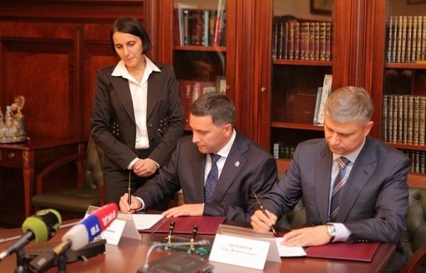 РЖД и правительство ЯНАО подписали соглашение о строительстве Северного широтного хода