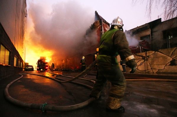 Тело второго погибшего обнаружено при разборе завалов сгоревшего скалодрома в Петербурге