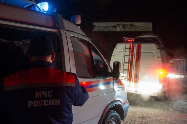 При обрушении конного клуба под Новосибирском погибли два человека
