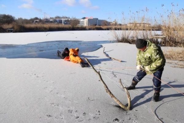 Мальчика, провалившегося под лед на Оке в Коломне, удалось спасти 