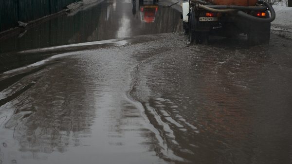 Участок дороги подтоплен в Луховицах