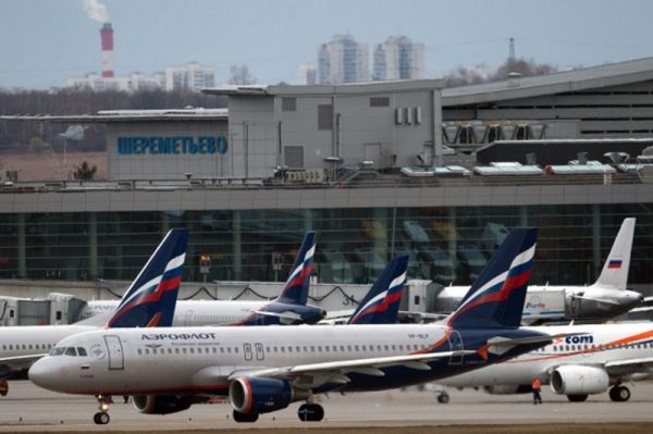 Аэропорты Москвы отменяют рейсы из-за непогоды