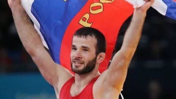 Борец из Подмосковья выиграл золотую медаль на соревнованиях в Болгарии