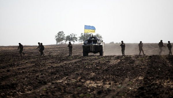 ВСУ открыли артиллерийский огонь по территории ЛНР, заявили в республике