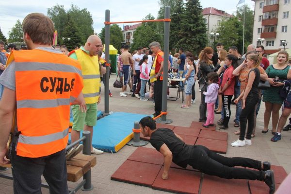 
			
												
				4,5 тысяч человек участвовали в праздничных мероприятиях ко Дню России в Солнечногорском районе