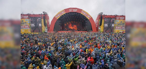 
			
												
				Фестиваль «Нашествие» посетили более 200 тыс человек, несмотря на погоду