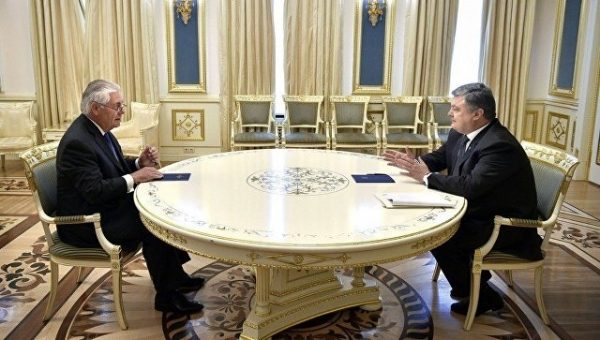 Порошенко заявил, что заинтересован в снятии санкций с России