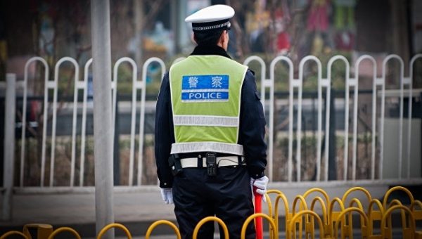 Мужчина, напавший с ножницами на людей в пригороде Пекина, покончил с собой