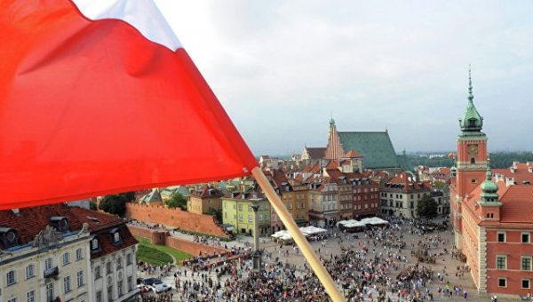Польская оппозиция выступает за проведение референдума по судебной реформе