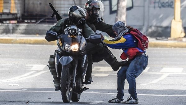 Генсек ОАГ попросил ужесточить санкции против Венесуэлы