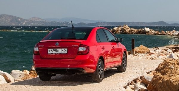 Тест-драйв SkodaRapid 1.4 TSI