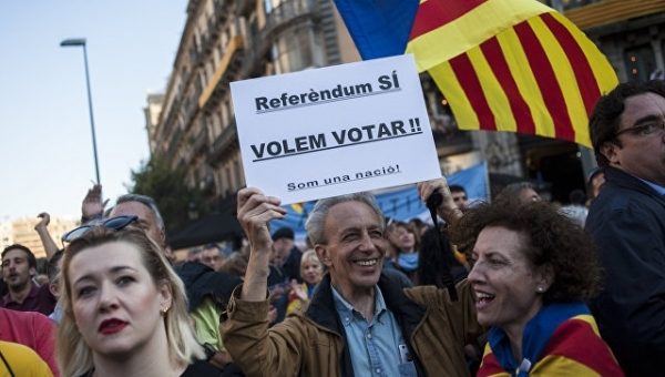 Более половины каталонцев признают референдум о независимости нелегитимным