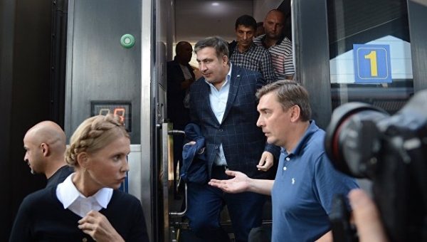 Суд в Киеве приостановил решение о выдворении с Украины брата Саакашвили