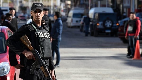 В Каире при столкновениях с террористами погибли 14 полицейских