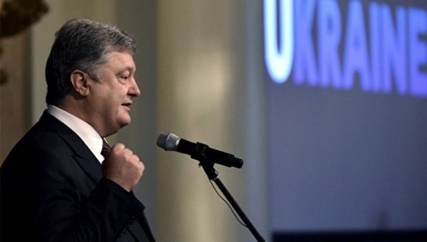 Порошенко пообещал передать украинским военным 62 танка