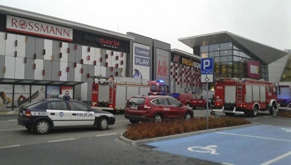 В Польше при нападении мужчины с ножом в торговом центре погиб человек