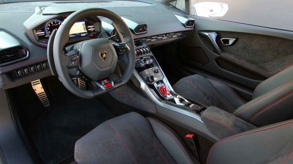 Lamborghini Huracan может получить управление задними колесами  к рестайлингу 2019 года