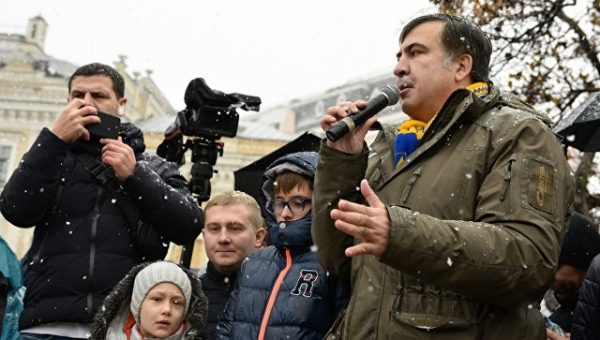 Саакашвили пообещал расширить палаточный городок у Рады