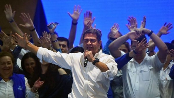 В Гондурасе действующий президент объявил себя победителем на выборах