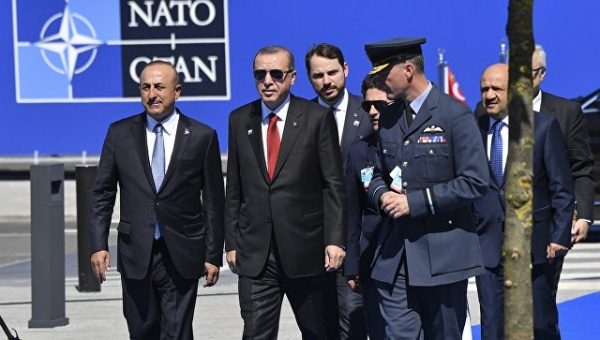 Турецкий политик прокомментировал заявления о выходе Анкары из НАТО