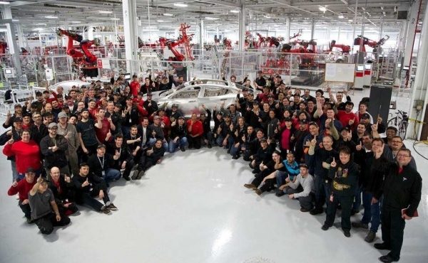 Спасти бизнес: Tesla «поглотила» производителя автоматизированного оборудования
