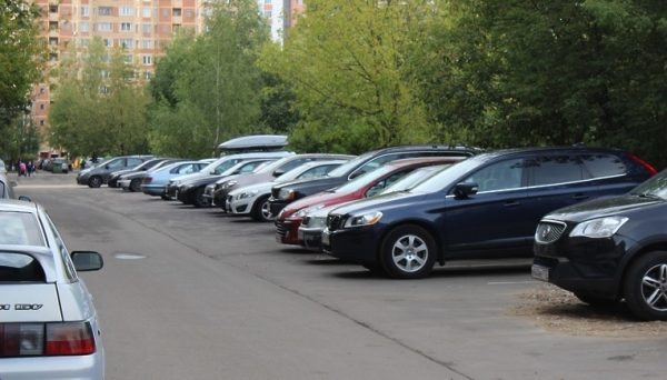 Более 8,5 тыс. парковочных мест создали в Химках в 2017 году