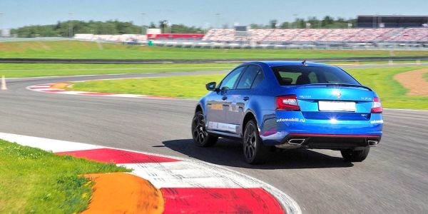 Тест-драйв SkodaOctavia RS 2.0 TSI