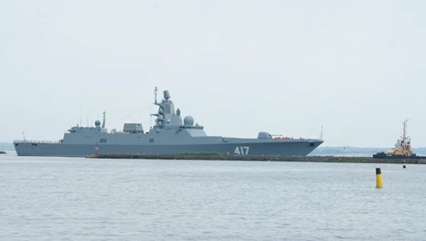 Британский корабль сопроводил российский фрегат
