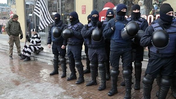 Сторонники Саакашвили митингуют в поддержку политика возле суда в Киеве