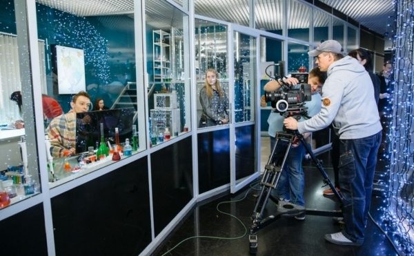 Актер Евгений Кулаков о юбилее сериала «След», хорошем чувстве юмора, семье и советском кино