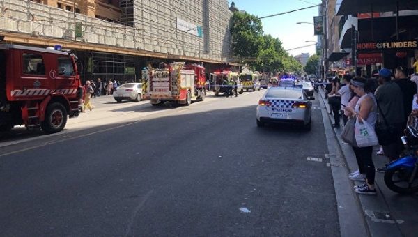 При наезде автомобиля на пешеходов в Мельбурне пострадали 12 человек