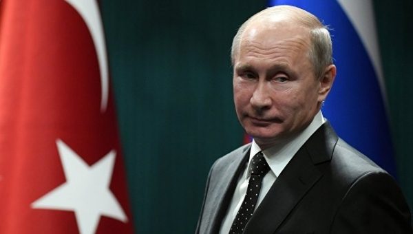 Путин в поздравлении Эрдогану отметил прогресс в отношениях России и Турции