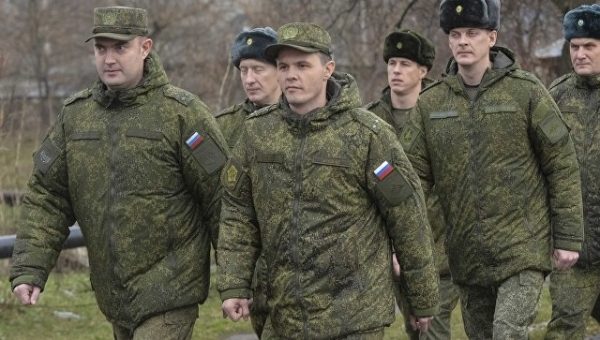 Меркель и Макрон призвали вернуть российских офицеров в Донбасс