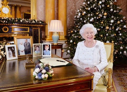 В кабинете королевы Елизаветы II стоит портрет Меган Маркл