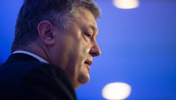 Порошенко не попал на мероприятия в Черниговской области из-за непогоды