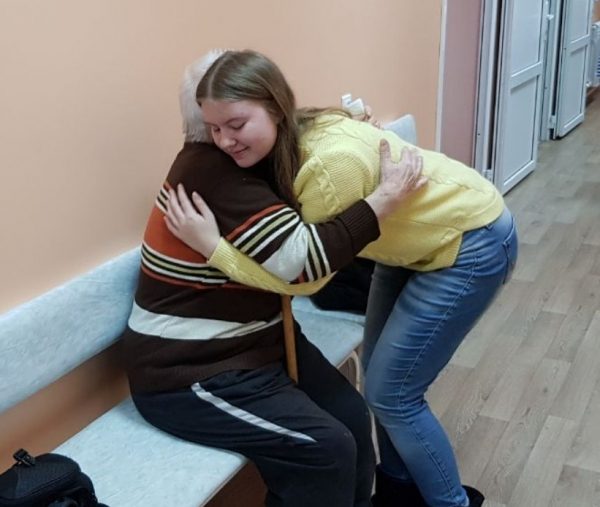 Волонтеры «Дари Добро» провели благотворительную акцию для посетителей Ленинской больницы в Солнечногорском районе