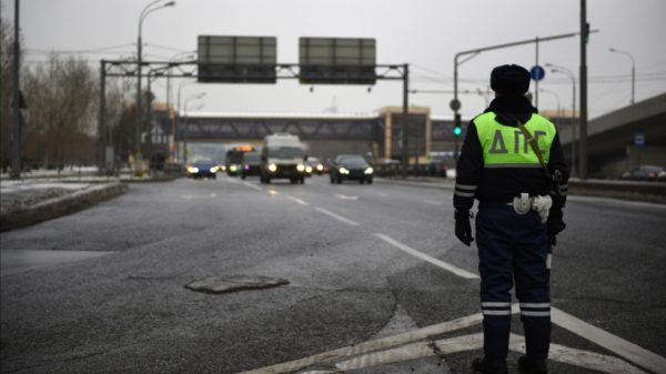 Более 800 автоинспекторов обеспечат дорожную безопасность на Крещение в Подмосковье