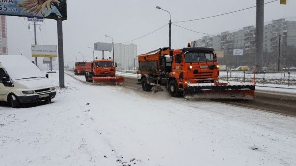 По требованию Госадмтехнадзора расчистили от снега улицы в Обухове Ногинского района