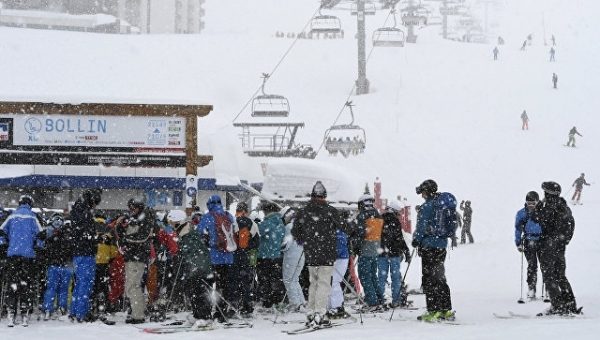 Во французских Альпах при сходе лавин погиб лыжник