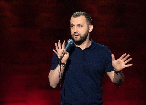Руслан Белый обшутит: не пропустите премьеру проекта «Комик в городе» на ТНТ