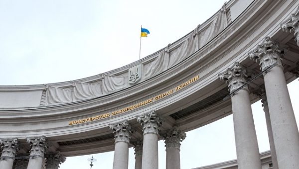 МИД Украины подготовил для Порошенко предложения по договору о дружбе с РФ