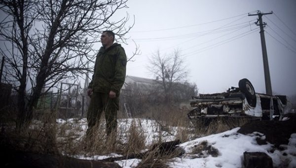 Украинские силовики открыли минометный огонь по селу Саханка на юге ДНР