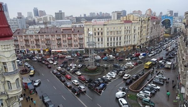 В Киеве голосуют о переименовании площади Льва Толстого